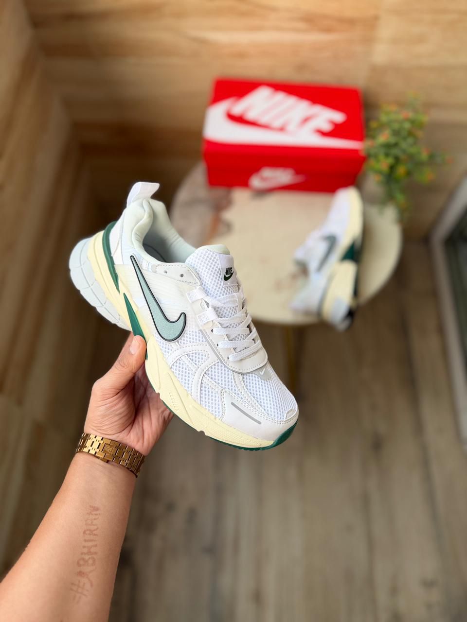 FIRST COPY NIKE V2K METALLIC WHITE