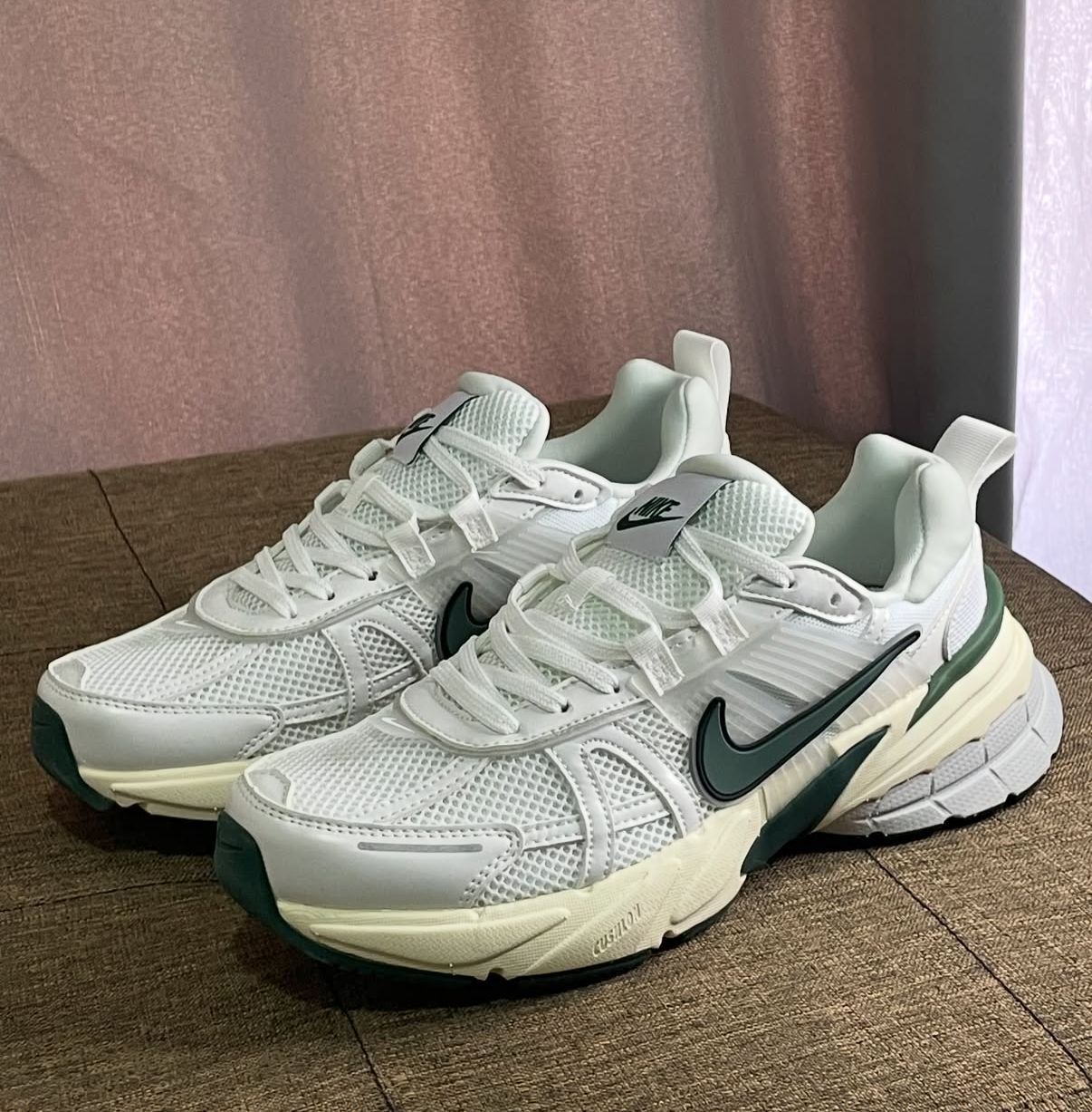 FIRST COPY NIKE V2K METALLIC WHITE - Image 4