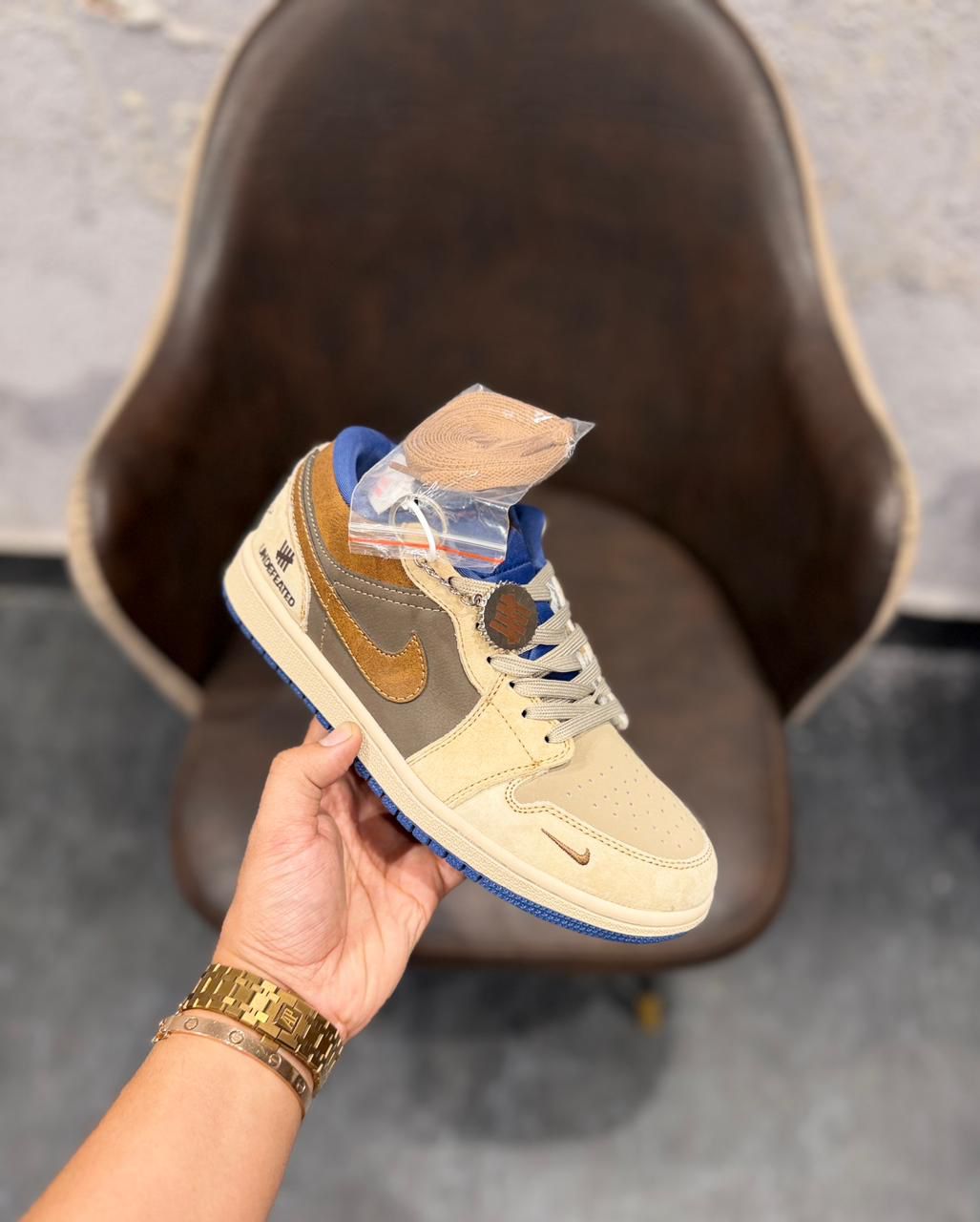 First Copy Air Jordans Retro 1 Low Sneaker - Image 7