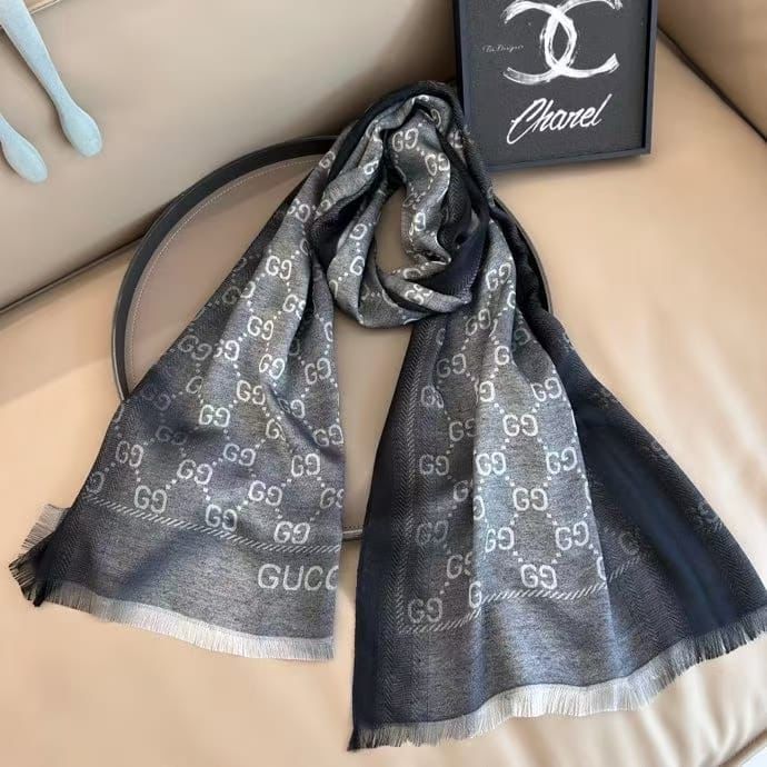 First Copy Gucci Semi-Woollen Stole - Image 7