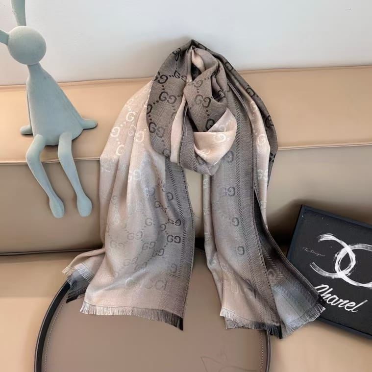 First Copy Gucci Semi-Woollen Stole - Image 4