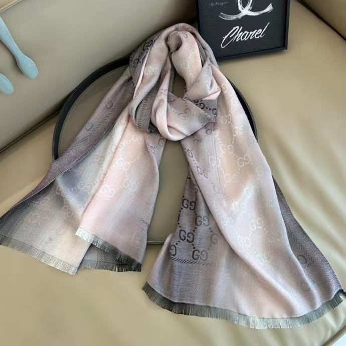 First Copy Gucci Semi-Woollen Stole - Image 3