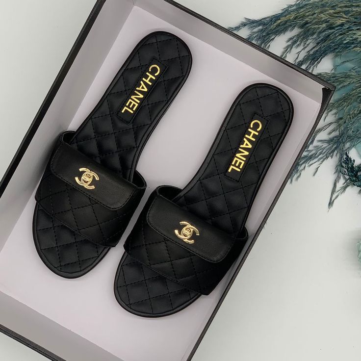 First Copy Chanel Black Flats