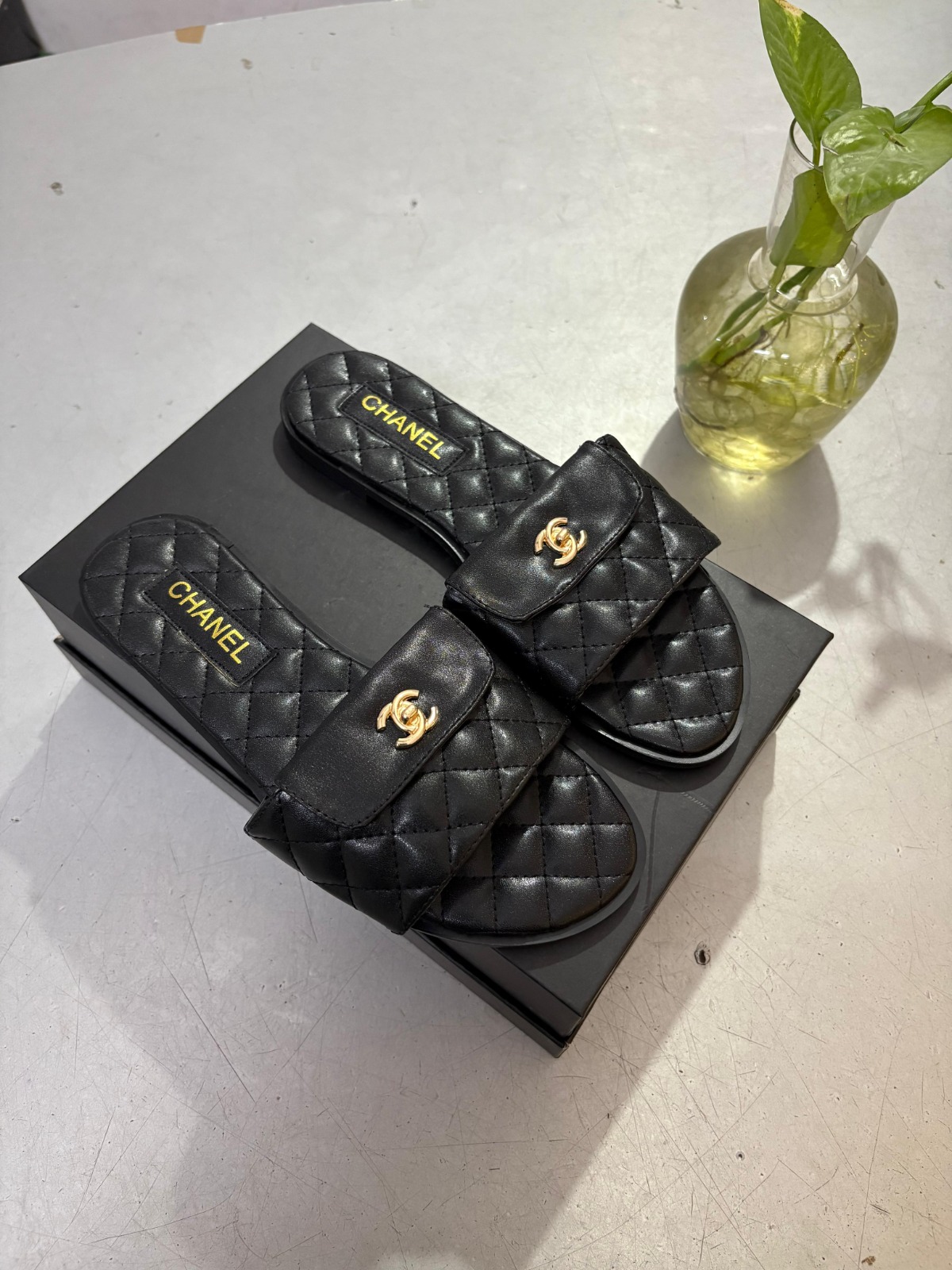 First Copy Chanel Black Flats - Image 3