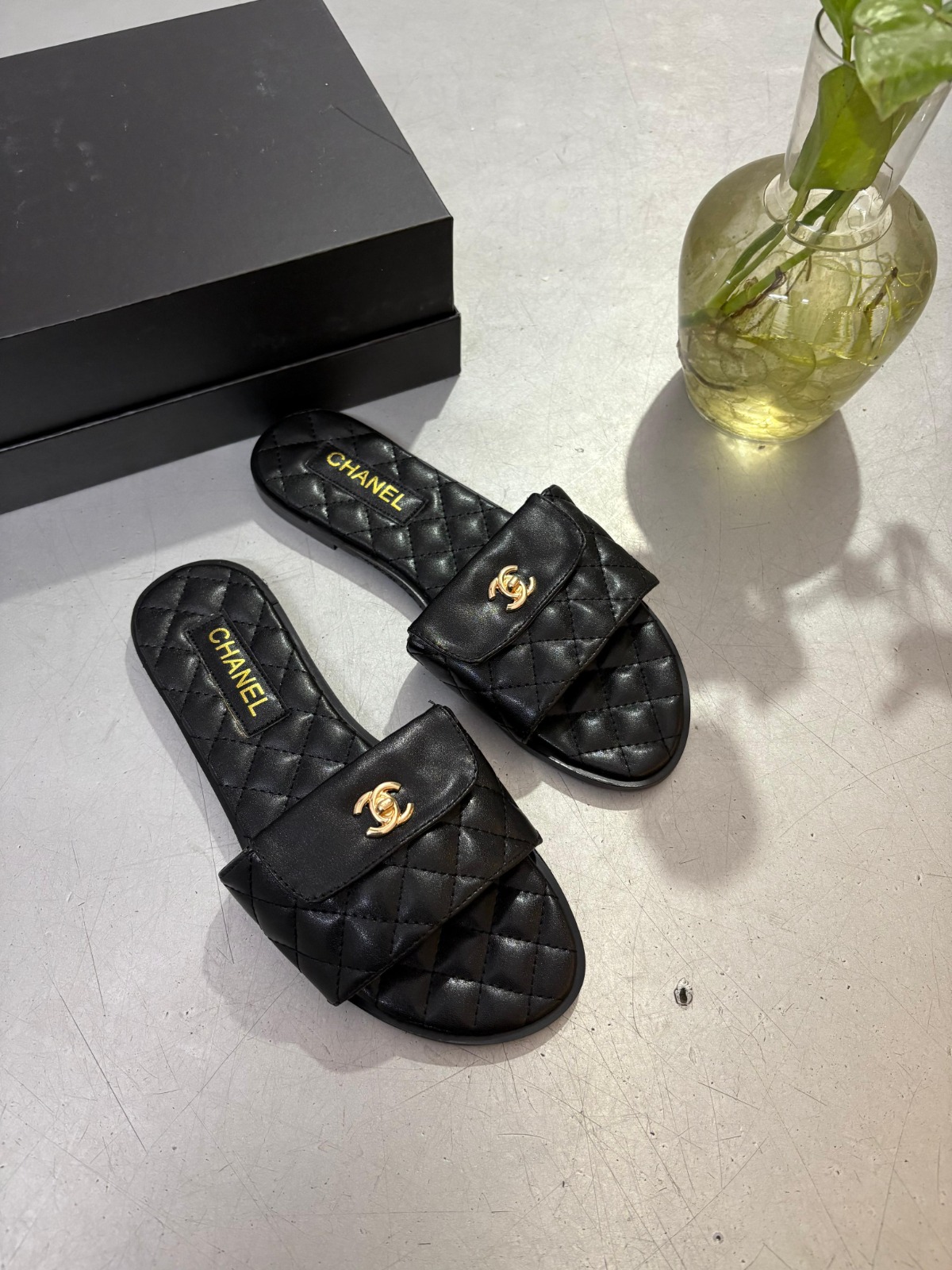 First Copy Chanel Black Flats - Image 4