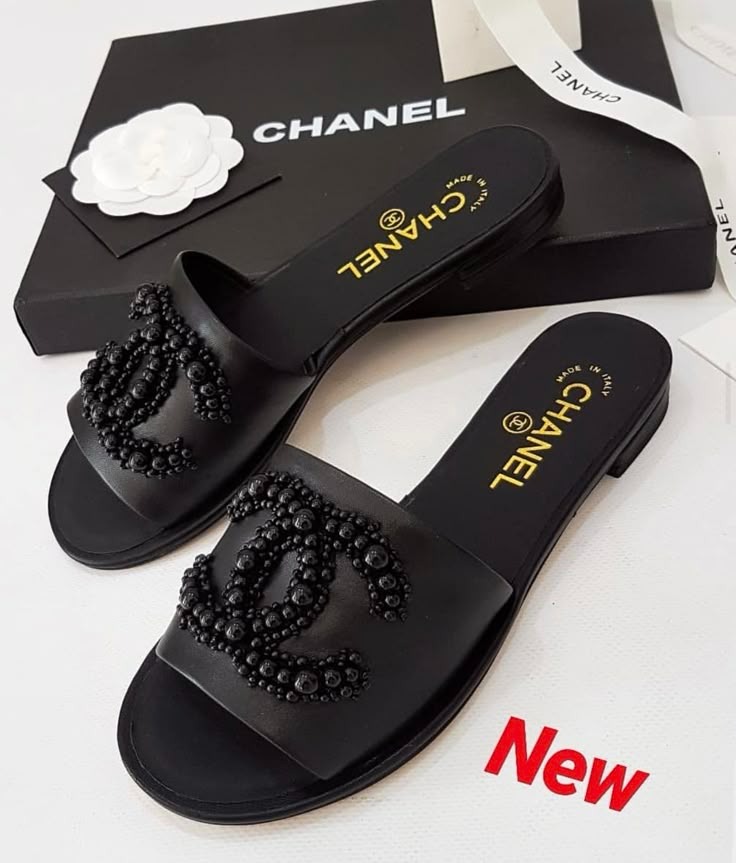 First Copy Pearl Chanel Slides