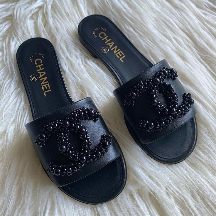 First Copy Pearl Chanel Slides - Image 3