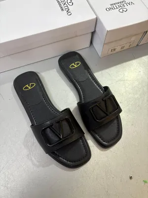 First Copy Valentino Flats for Women - Image 3