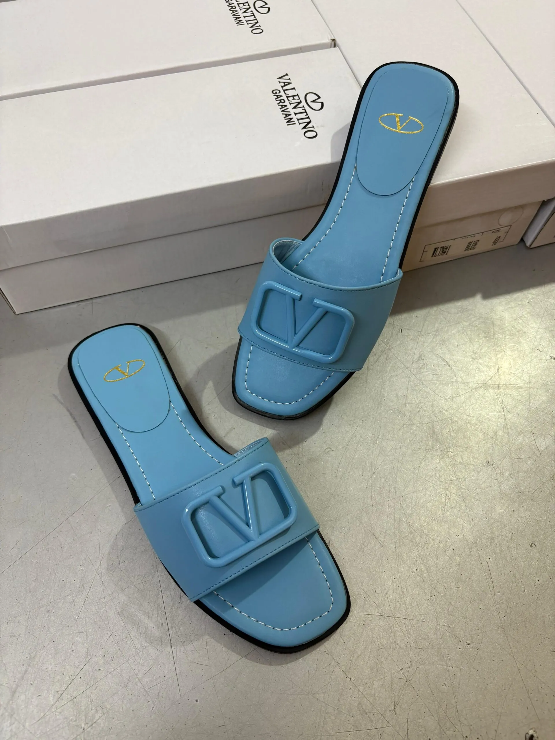 First Copy Valentino Flats for Women - Image 8